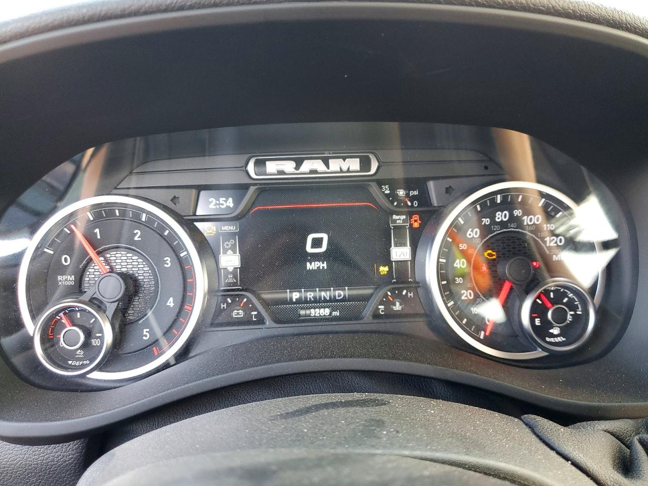2025 RAM 2500 photo 9