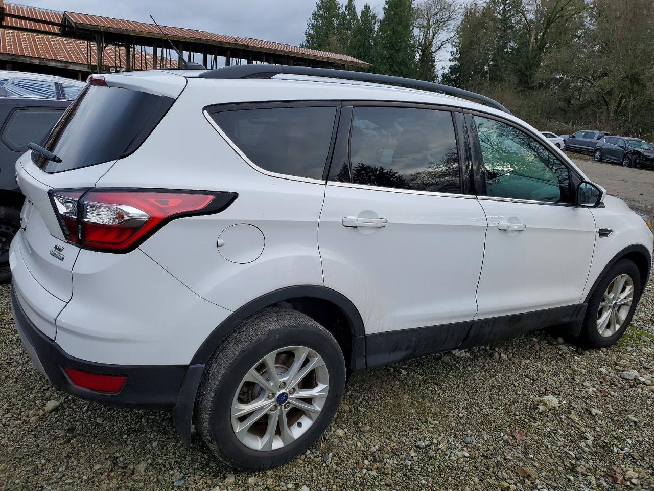 2018 FORD ESCAPE SE photo 3