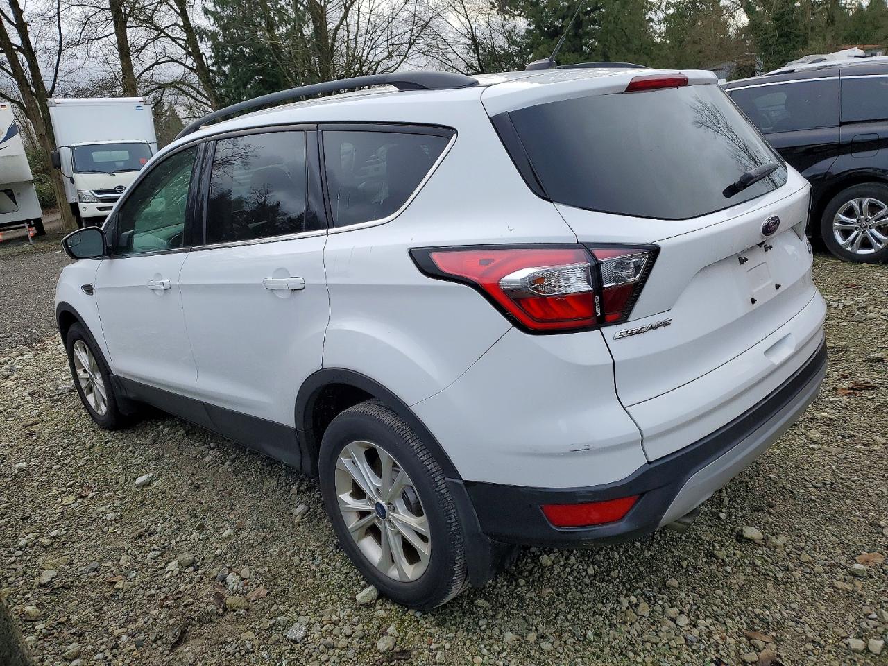 2018 FORD ESCAPE SE photo 2