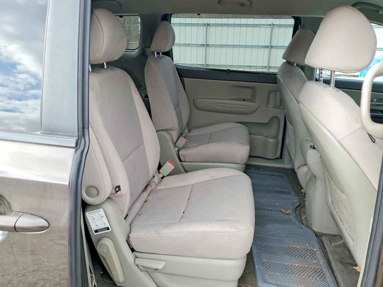 2016 KIA SEDONA LX photo 11