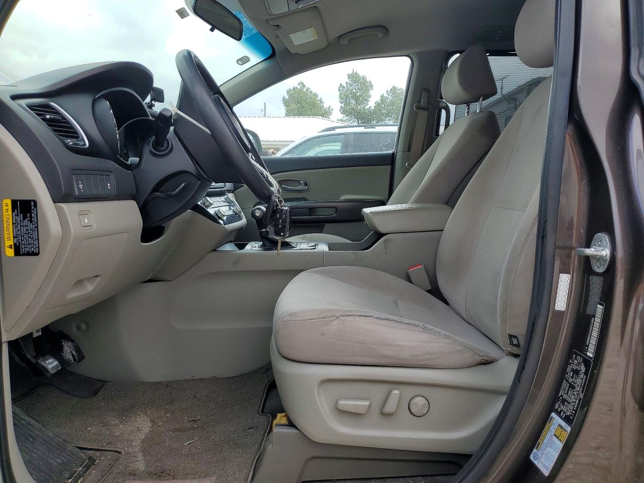 2016 KIA SEDONA LX photo 7