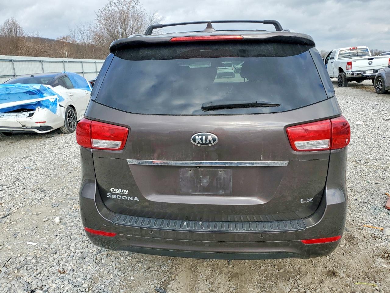 2016 KIA SEDONA LX photo 6