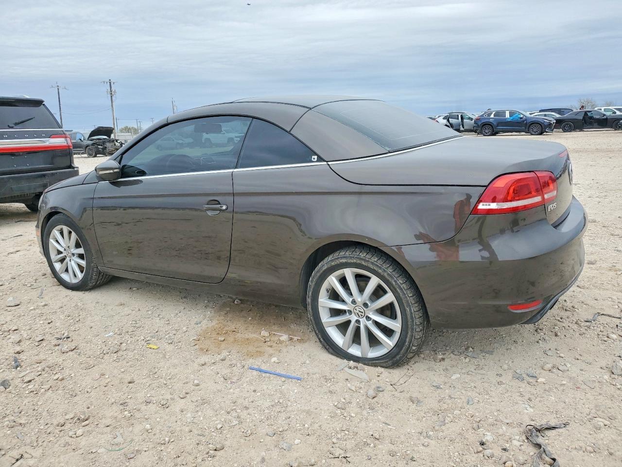 2012 VOLKSWAGEN EOS KOMFORT photo 2