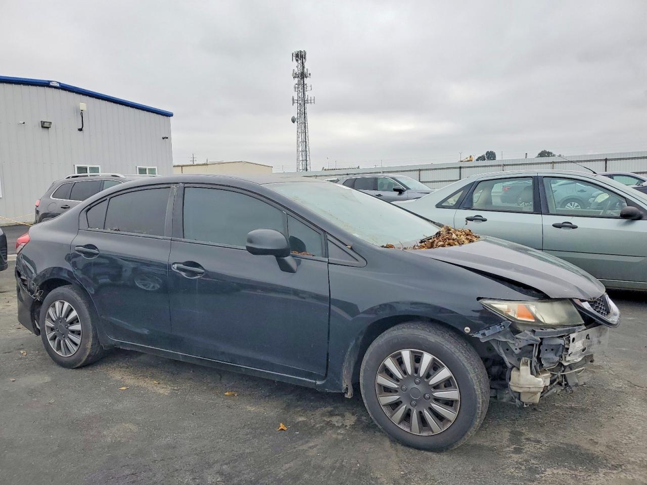 2013 HONDA CIVIC LX photo 4