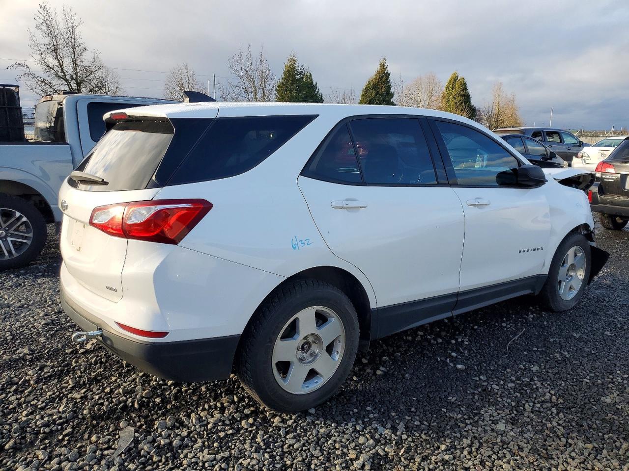 2019 CHEVROLET EQUINOX LS photo 3