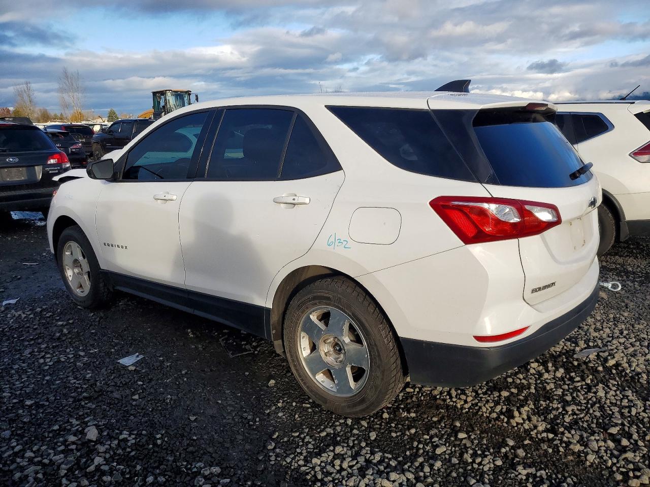 2019 CHEVROLET EQUINOX LS photo 2