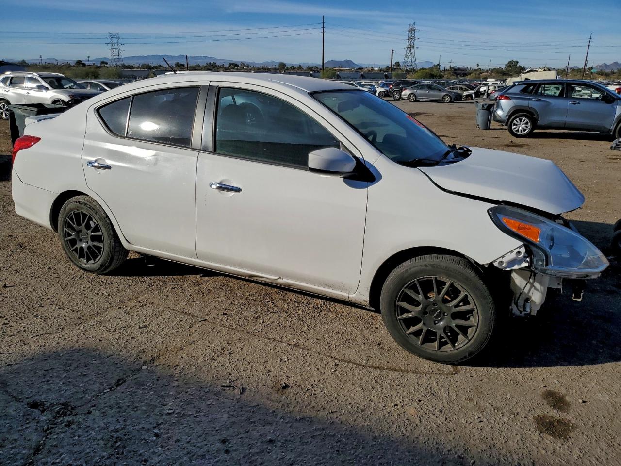 2019 NISSAN VERSA S photo 4