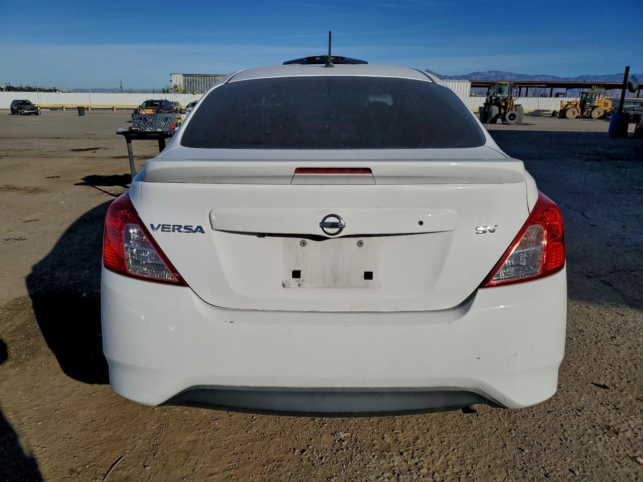 2019 NISSAN VERSA S photo 6