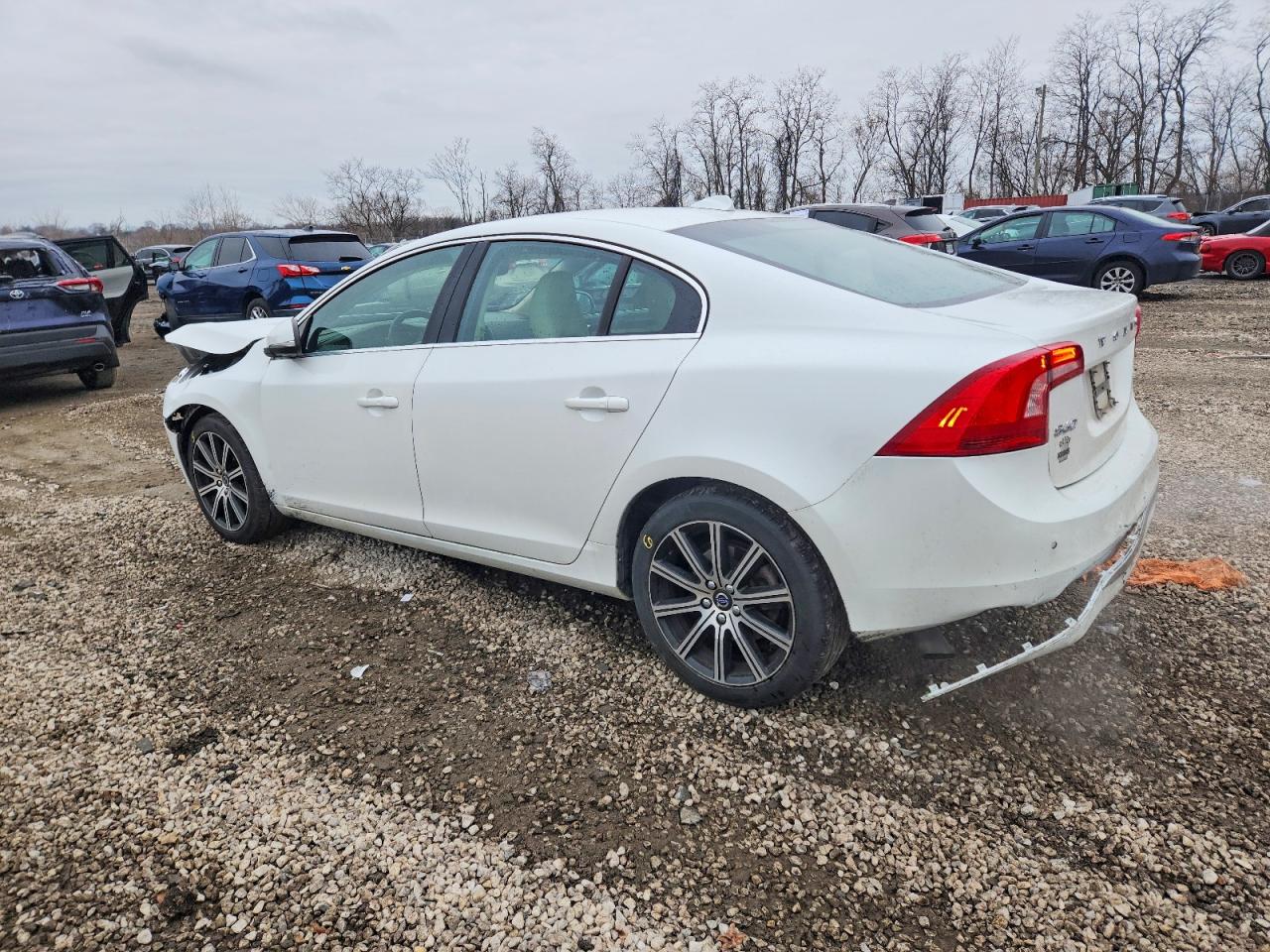 2017 VOLVO S60 PREMIER photo 2