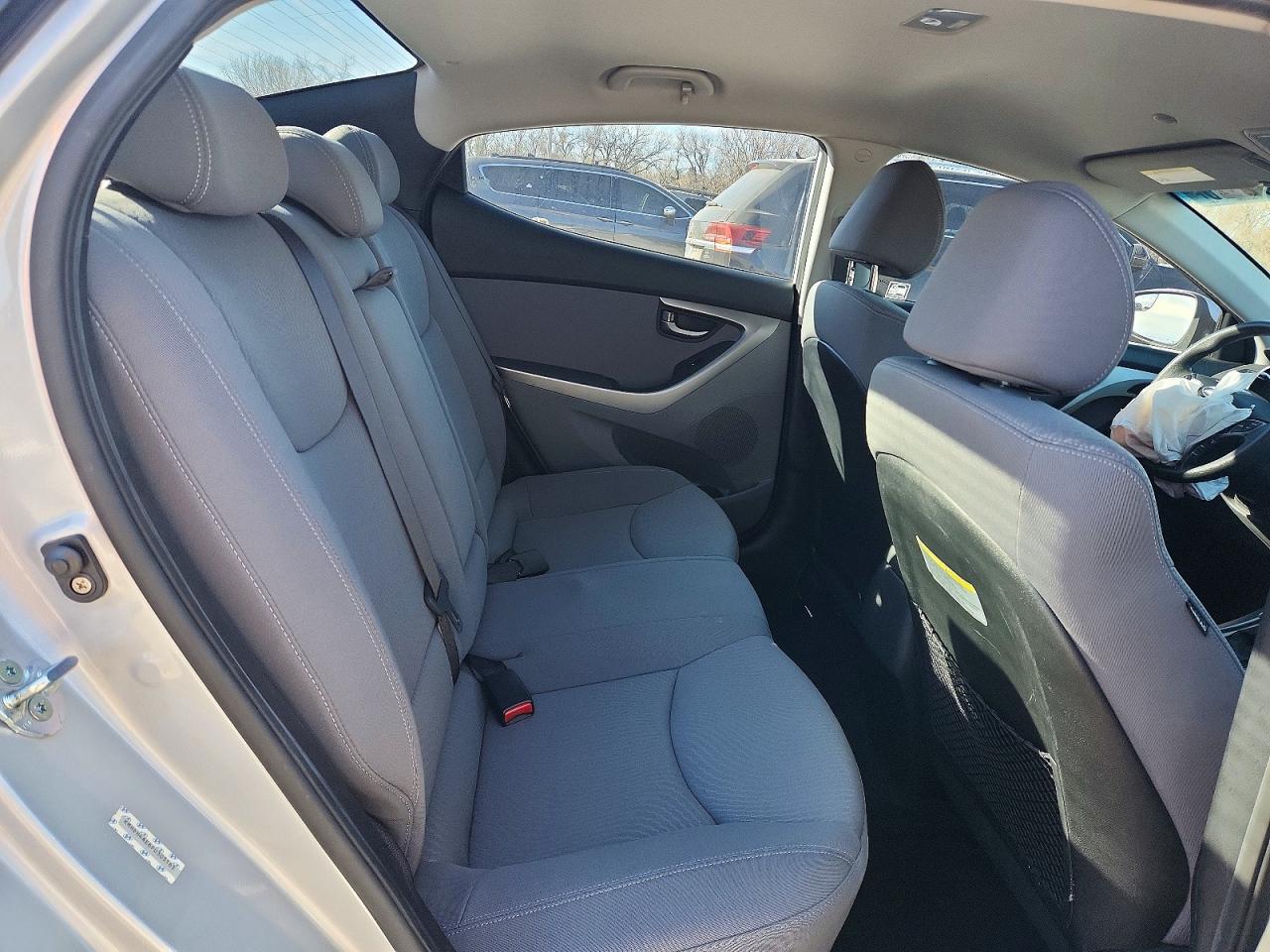 2015 HYUNDAI ELANTRA SE photo 10