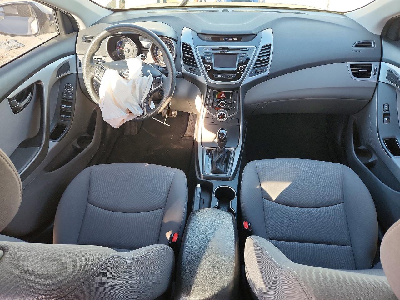 2015 HYUNDAI ELANTRA SE photo 8