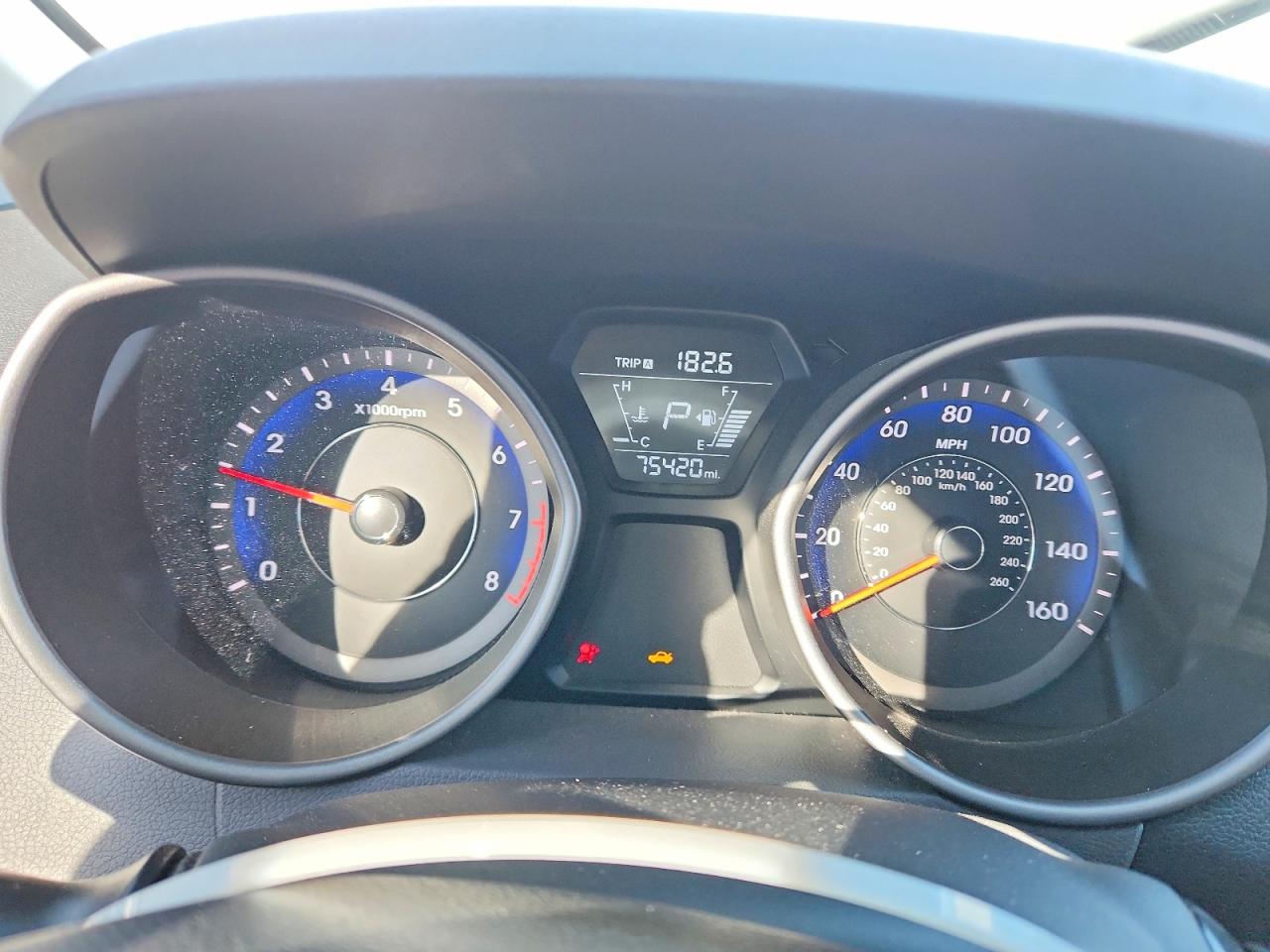 2015 HYUNDAI ELANTRA SE photo 9