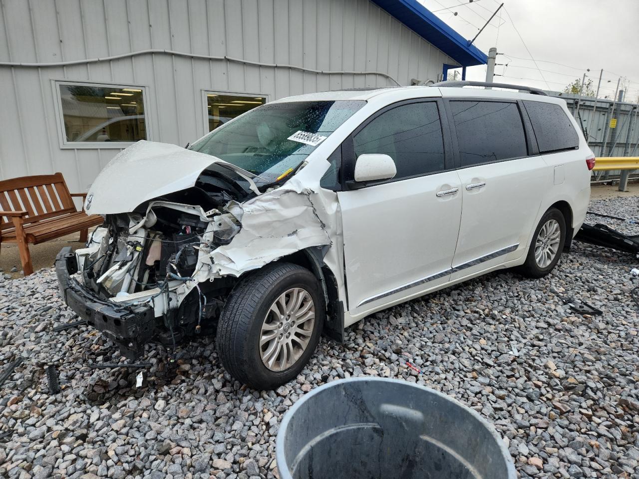 2015 TOYOTA SIENNA