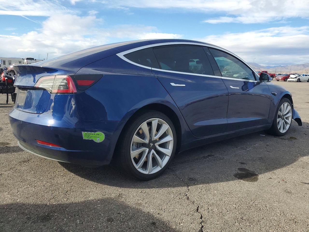2018 TESLA MODEL 3 photo 3