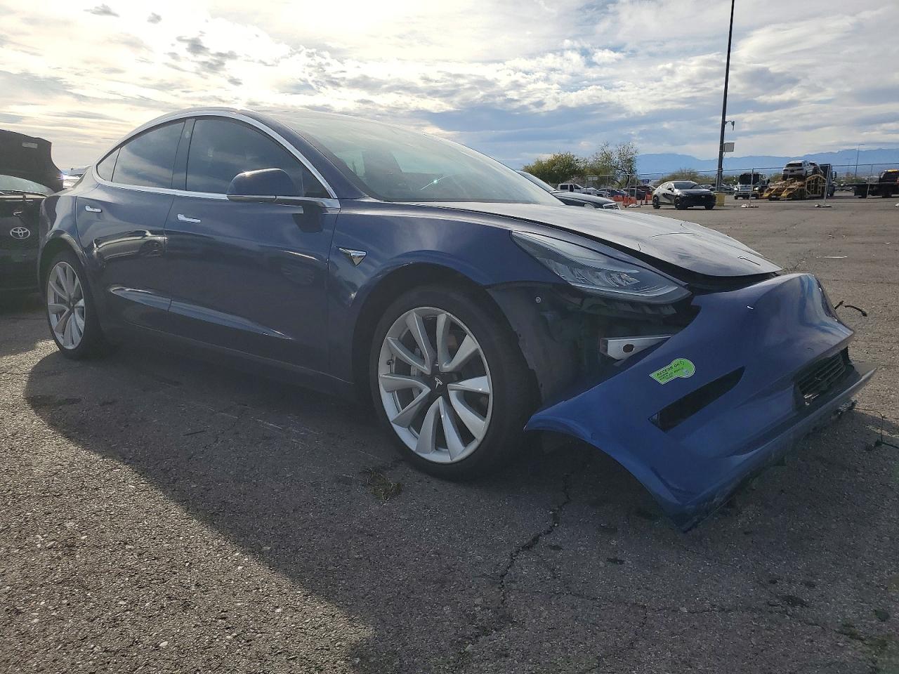 2018 TESLA MODEL 3 photo 4