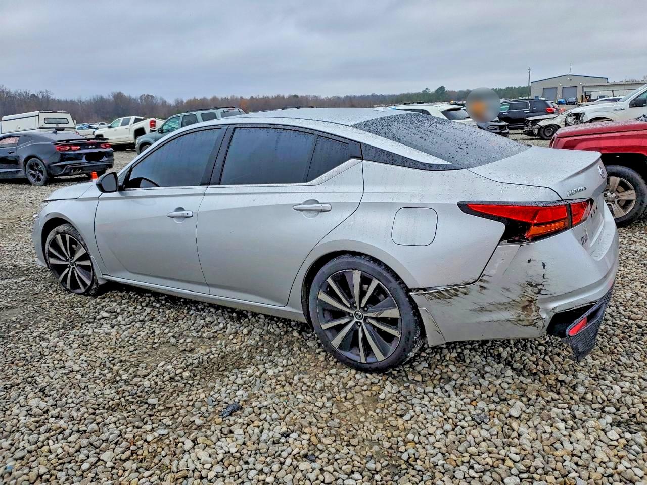 2019 NISSAN ALTIMA SR photo 2