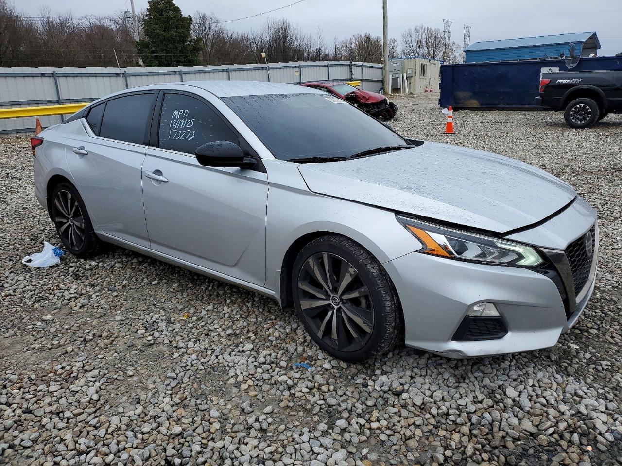 2019 NISSAN ALTIMA SR photo 4