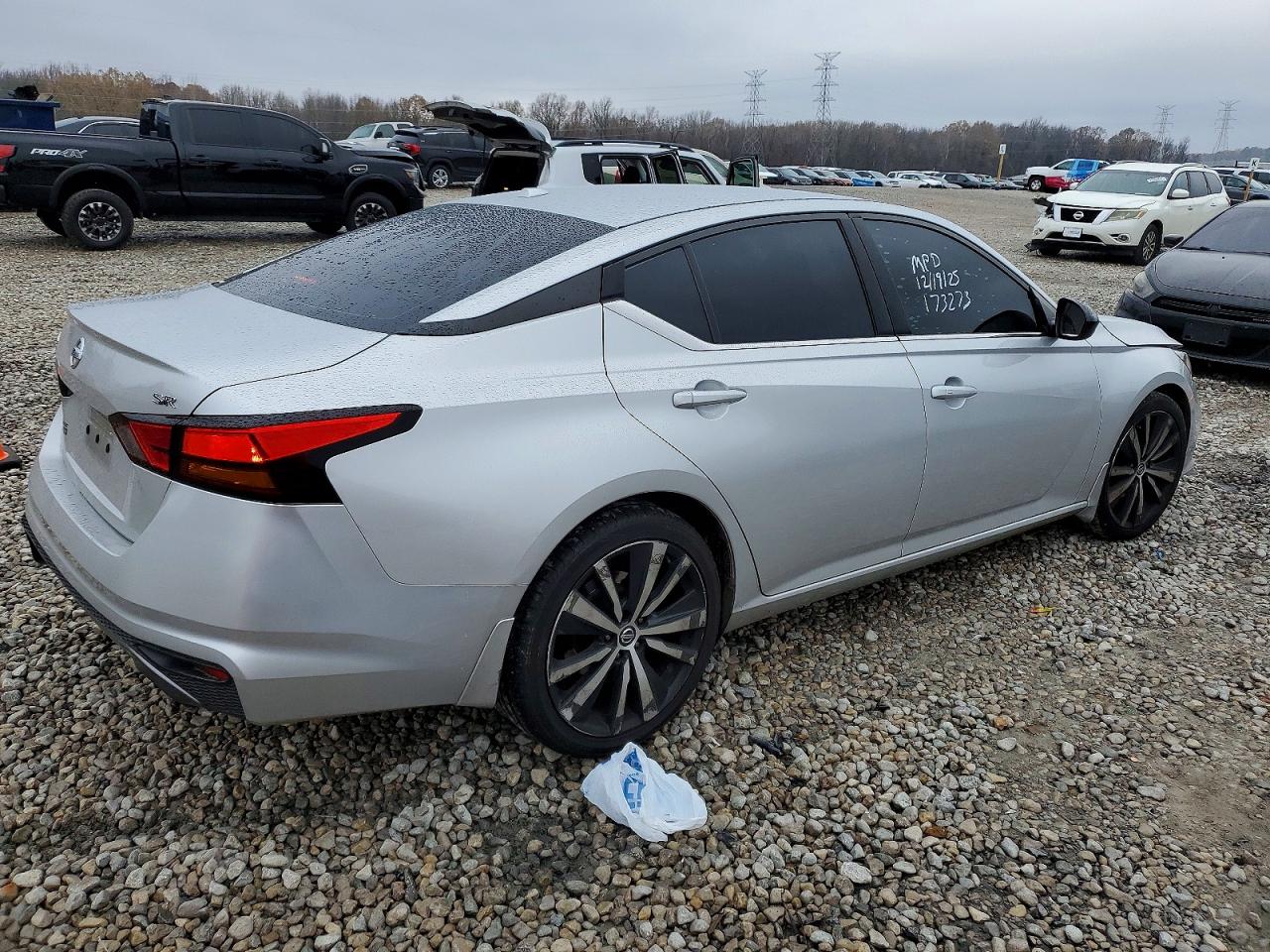 2019 NISSAN ALTIMA SR photo 3