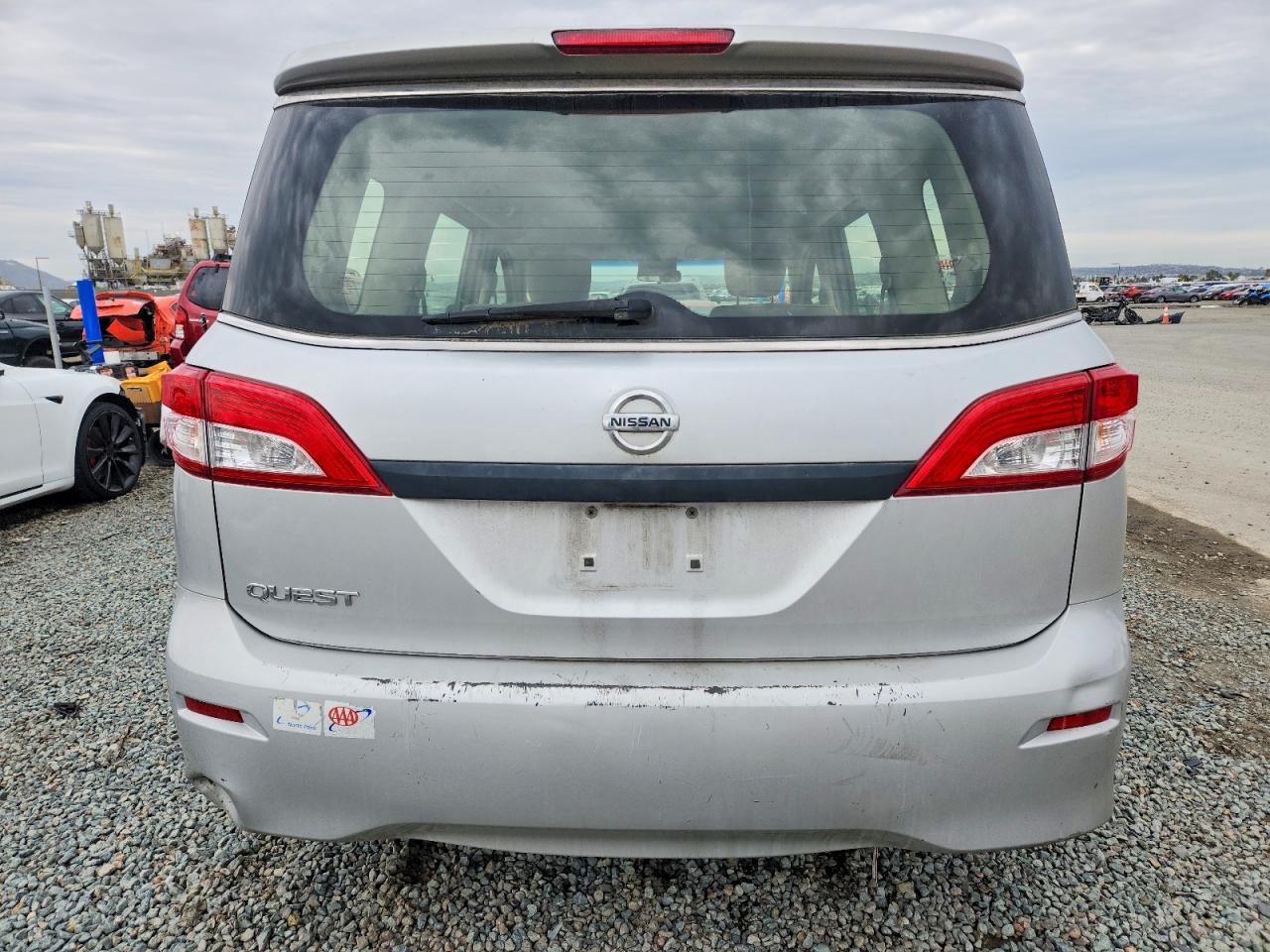2015 NISSAN QUEST S photo 6