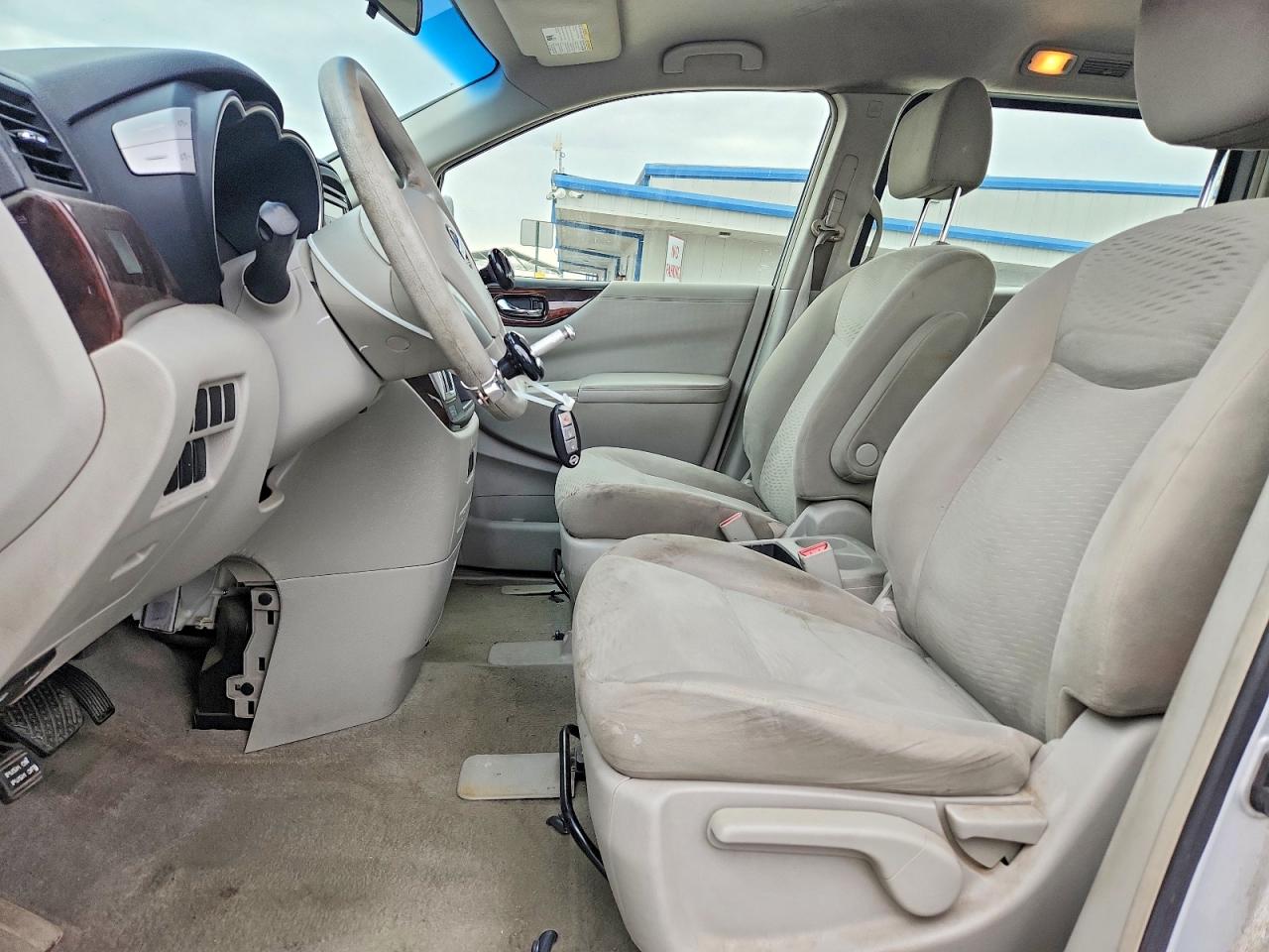 2015 NISSAN QUEST S photo 7