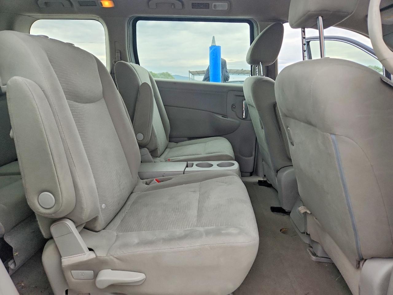 2015 NISSAN QUEST S photo 11