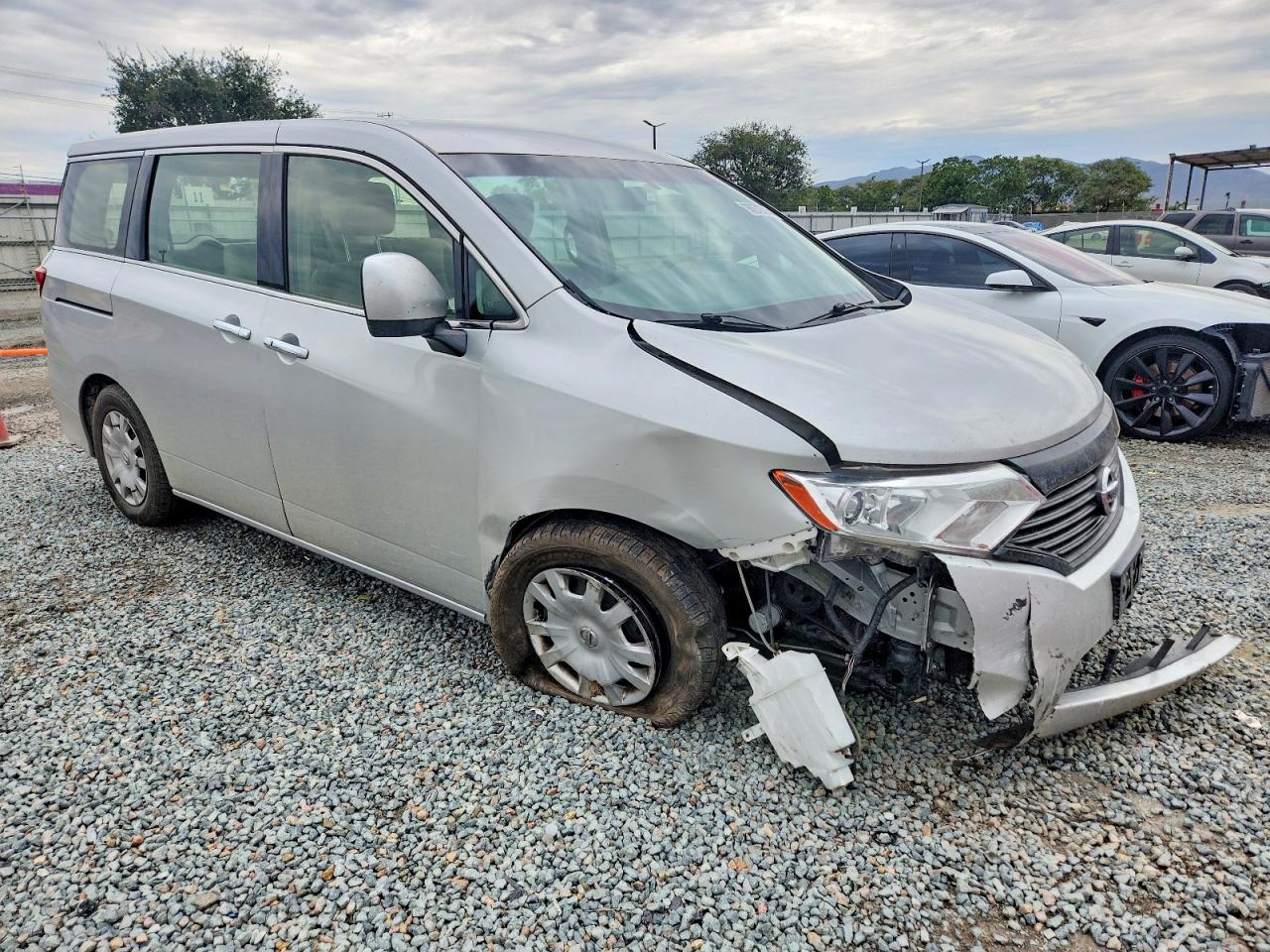 2015 NISSAN QUEST S photo 4