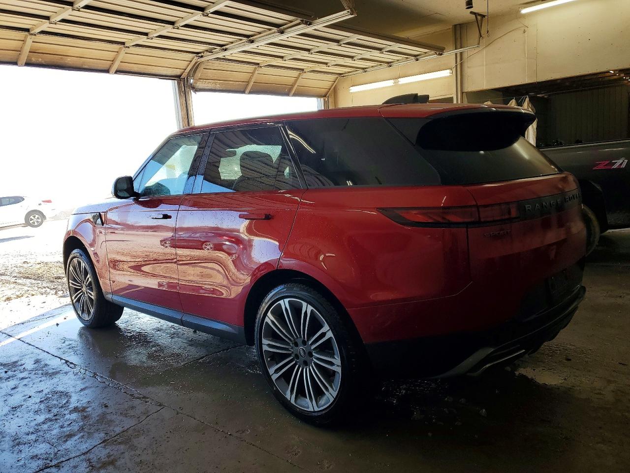 2023 LAND ROVER RANGE ROVER SPORT DYNAMIC SE photo 2