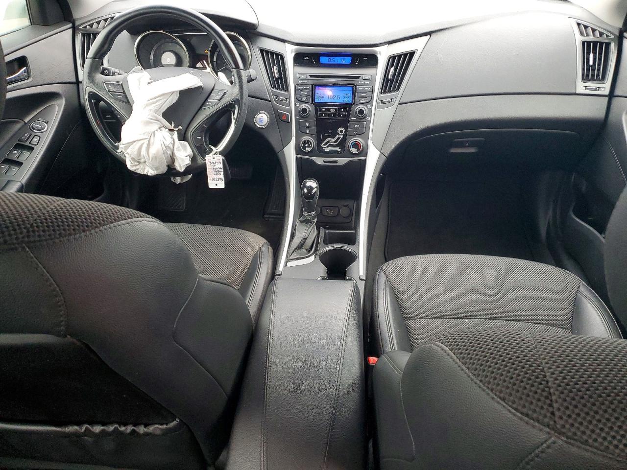 2012 HYUNDAI SONATA SE photo 8