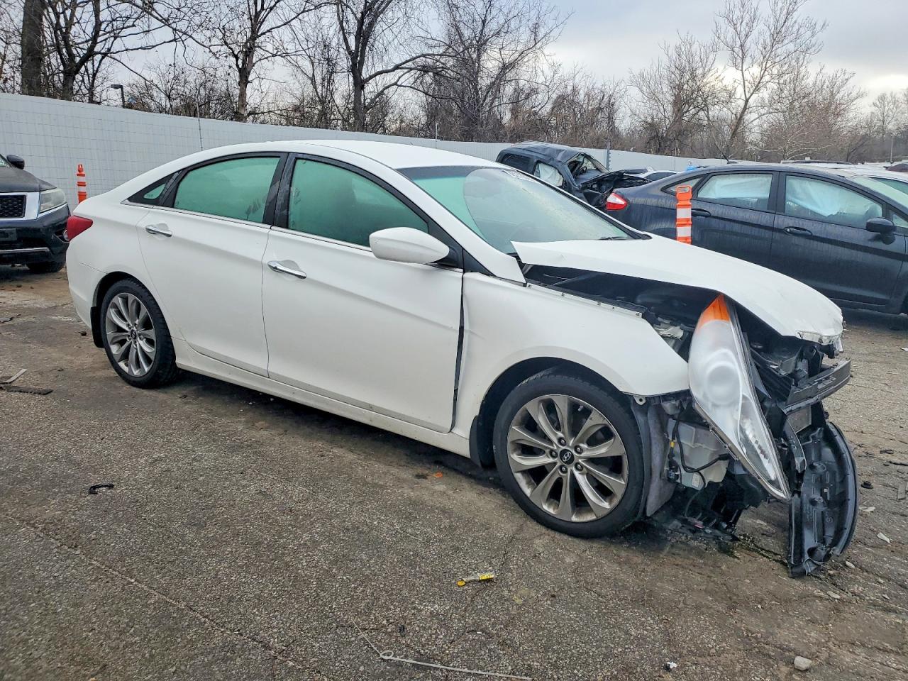 2012 HYUNDAI SONATA SE photo 4
