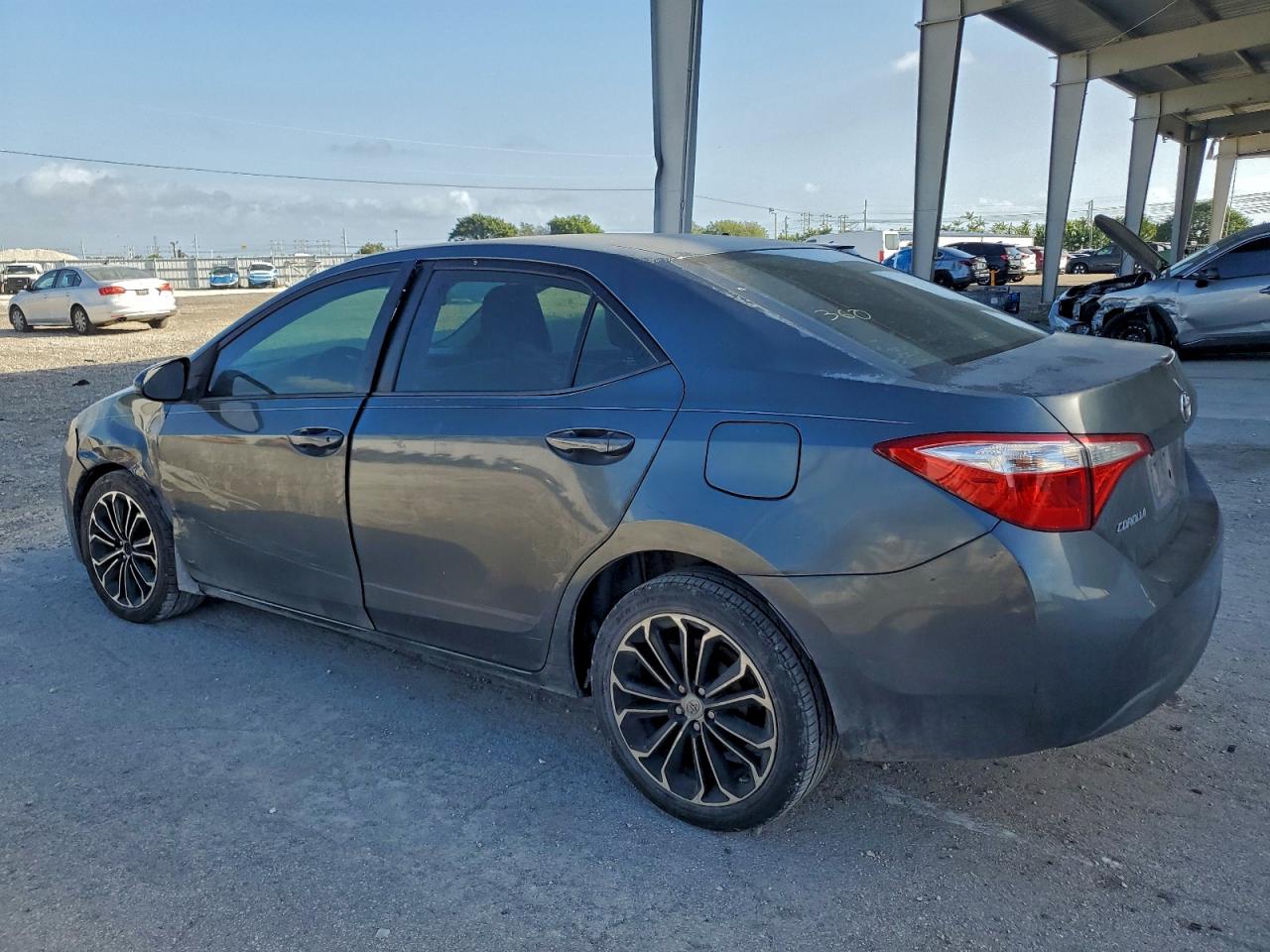2016 TOYOTA COROLLA L photo 2
