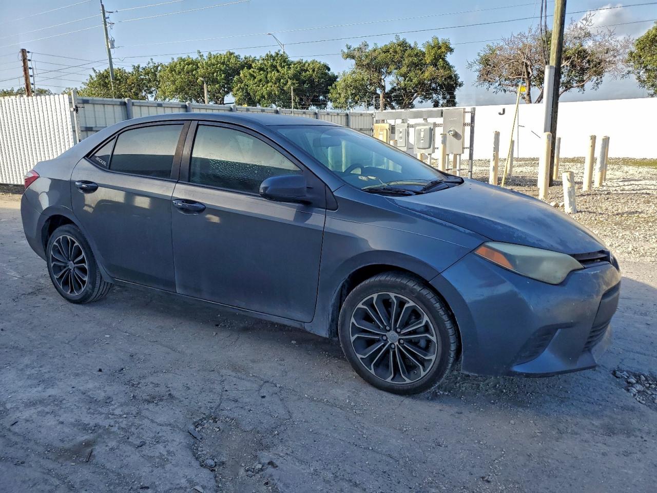 2016 TOYOTA COROLLA L photo 4