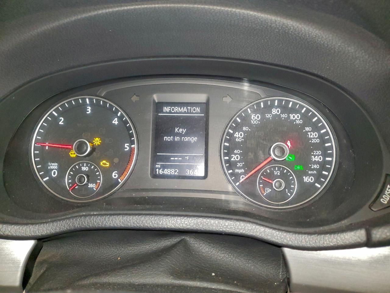 2015 VOLKSWAGEN PASSAT SE photo 9