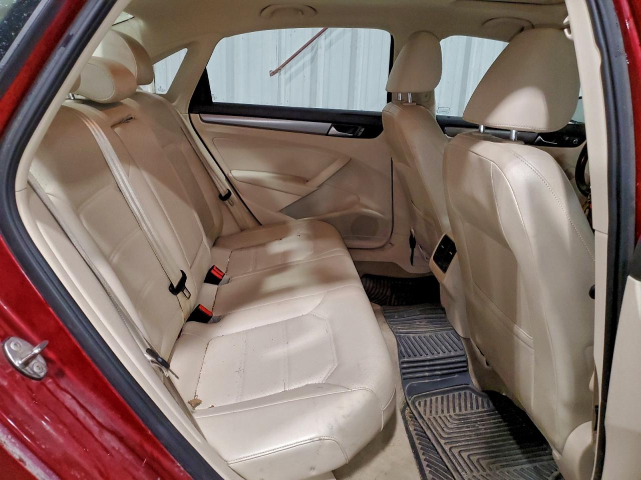 2015 VOLKSWAGEN PASSAT SE photo 10