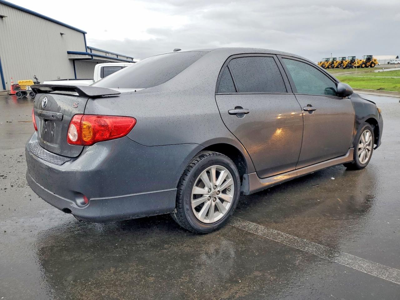 2010 TOYOTA COROLLA BASE photo 3