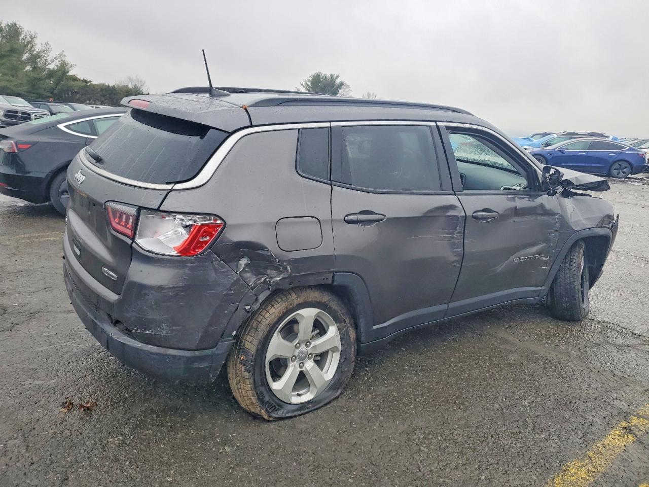 2019 JEEP COMPASS LATITUDE photo 3