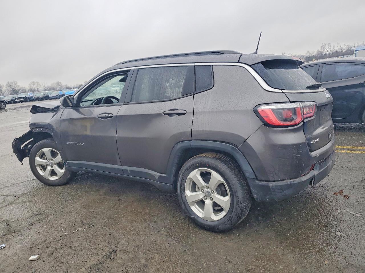 2019 JEEP COMPASS LATITUDE photo 2