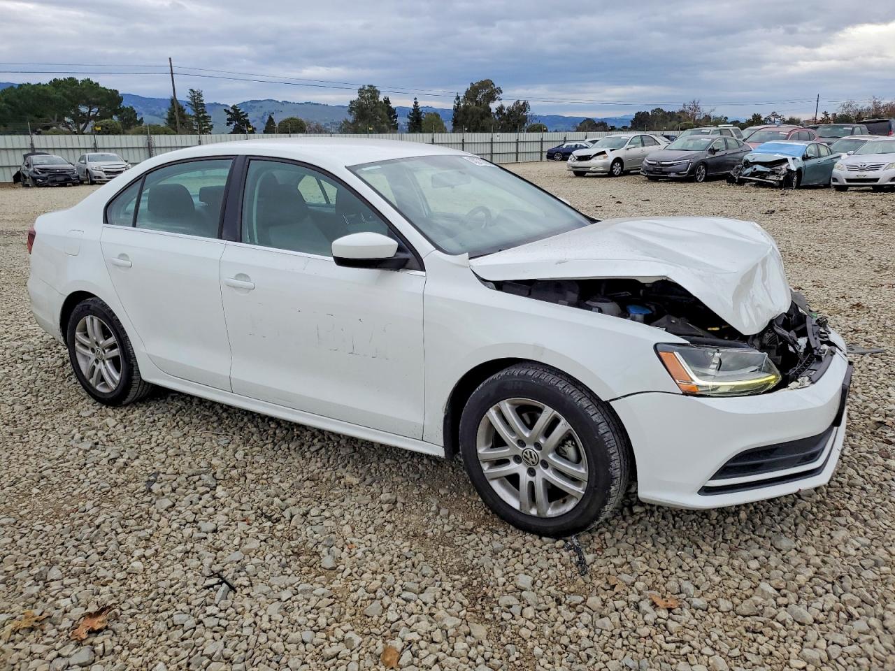 2017 VOLKSWAGEN JETTA S photo 4