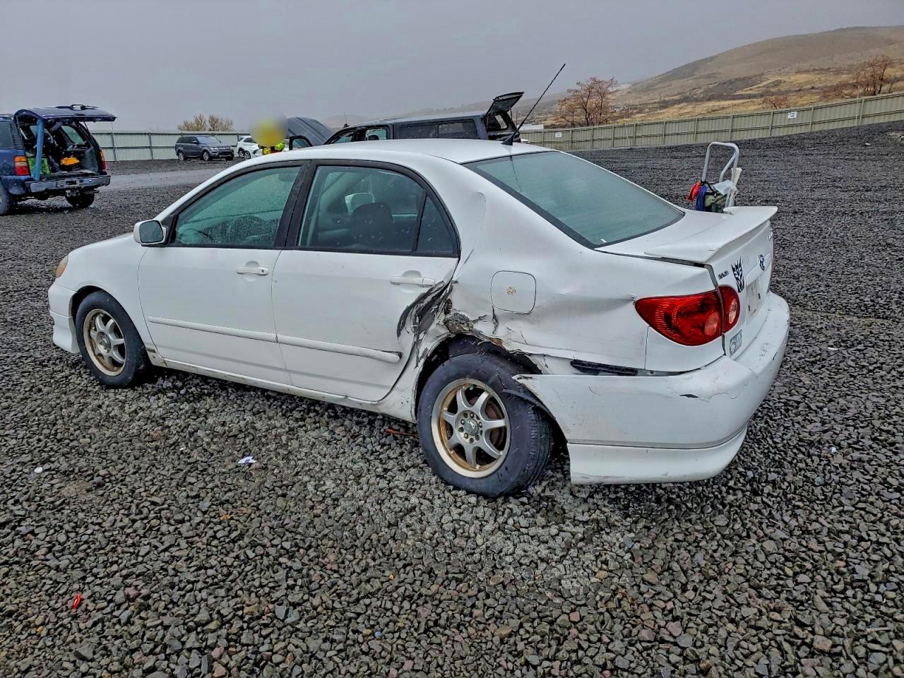 2006 TOYOTA COROLLA CE photo 2