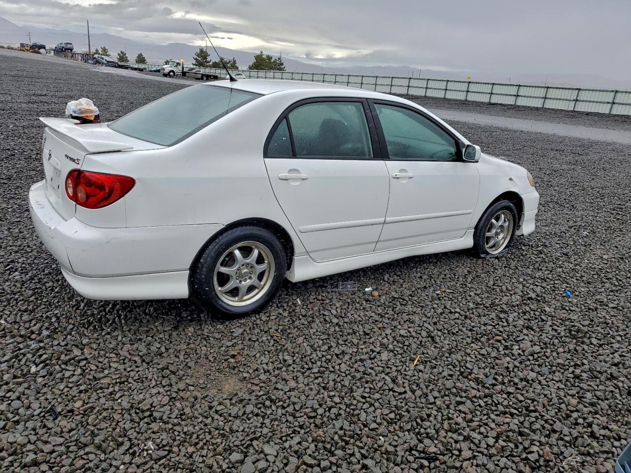 2006 TOYOTA COROLLA CE photo 3
