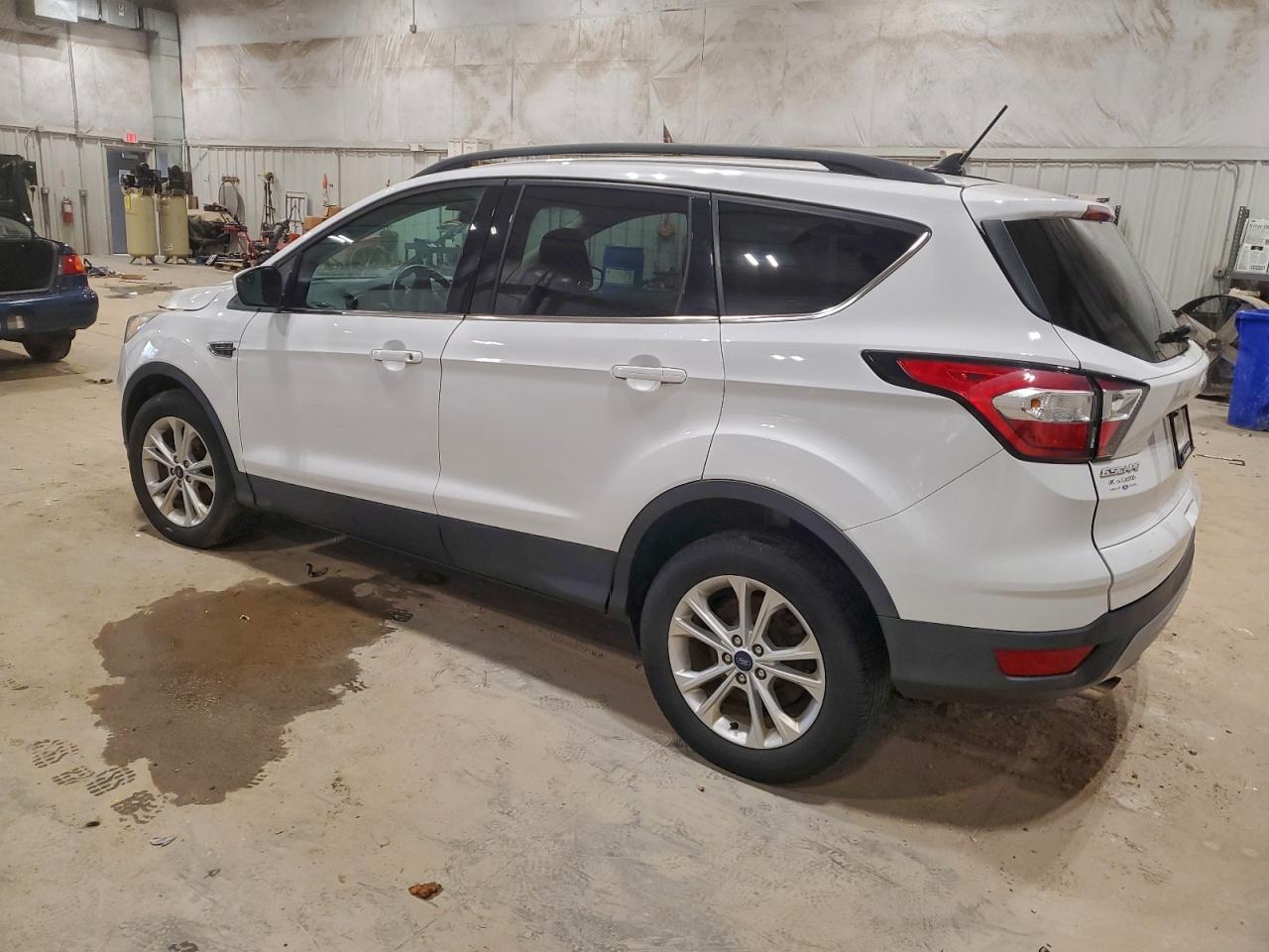 2018 FORD ESCAPE SEL photo 2