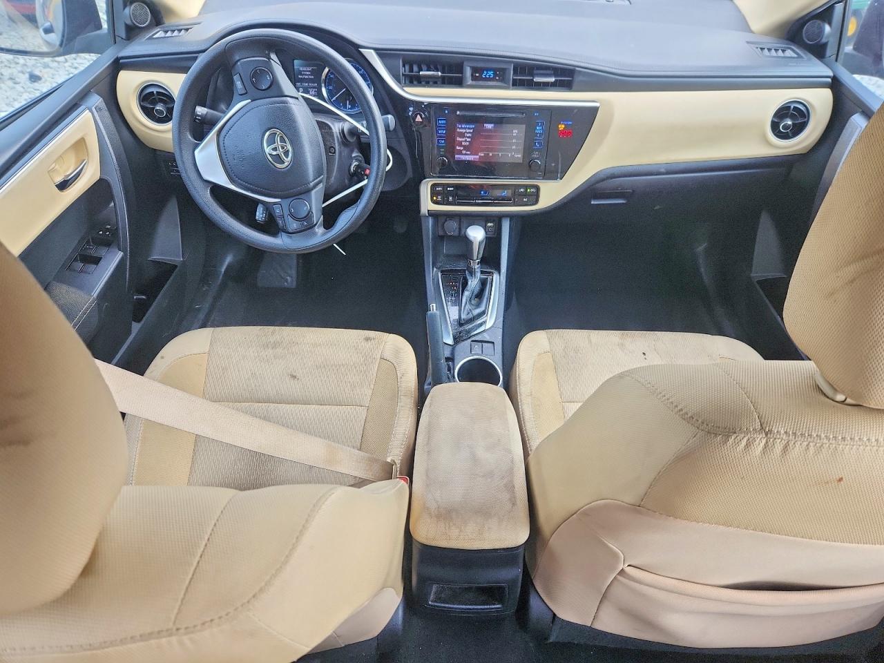 2018 TOYOTA COROLLA L photo 8