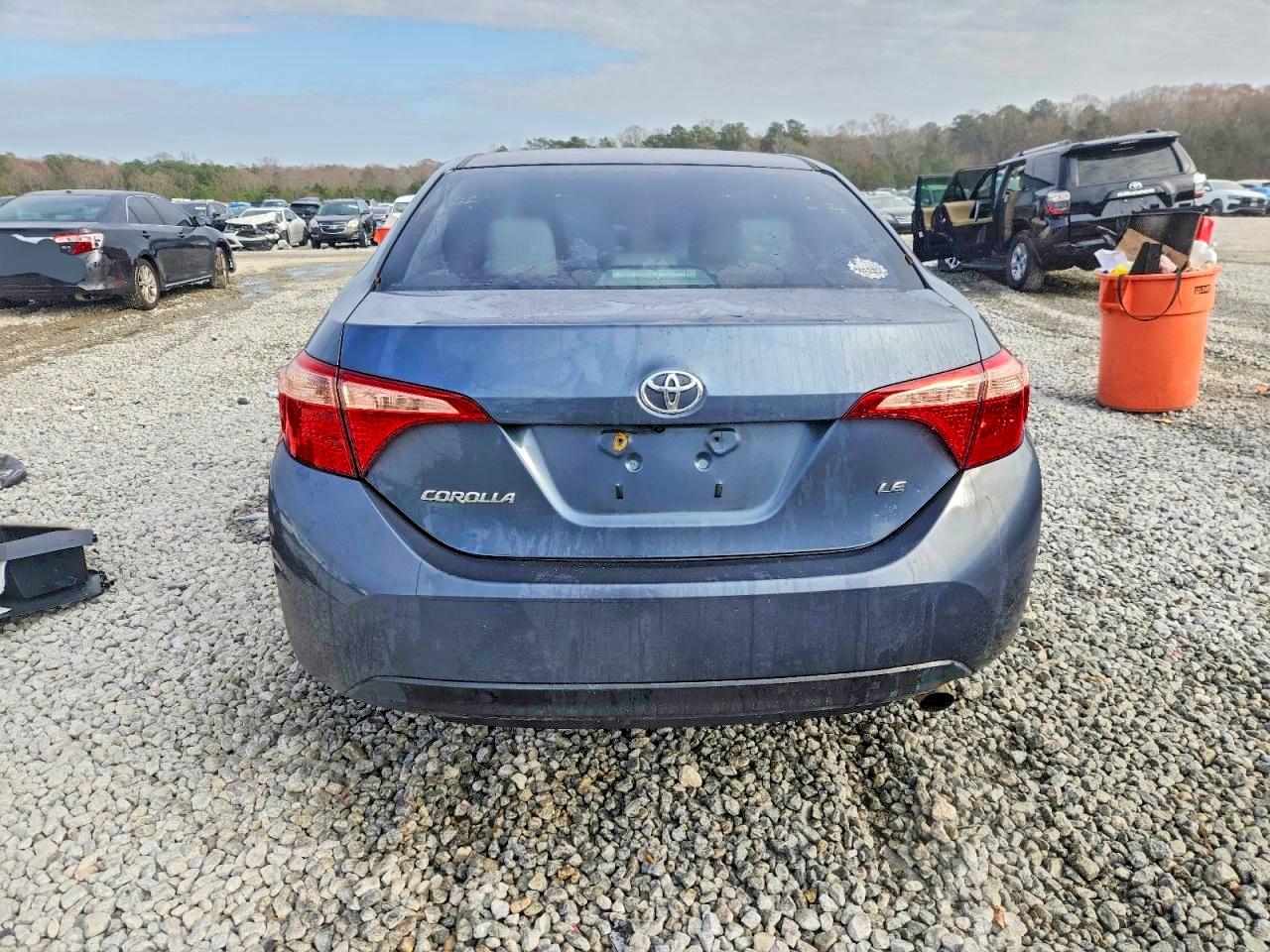 2018 TOYOTA COROLLA L photo 6