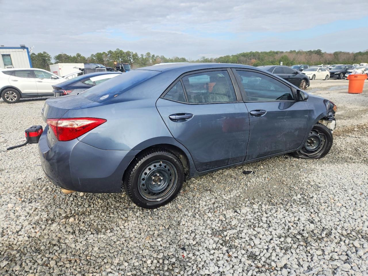 2018 TOYOTA COROLLA L photo 3