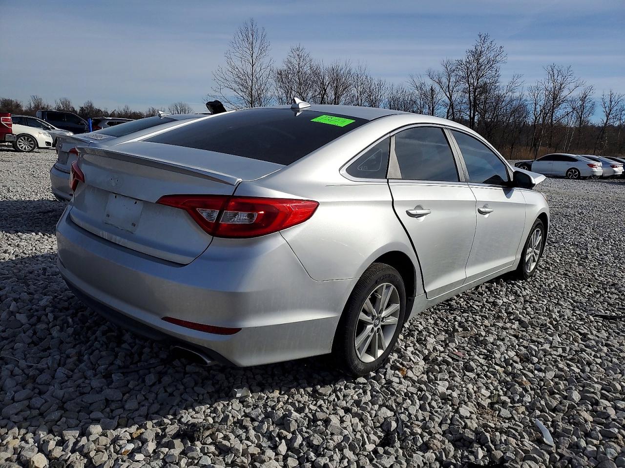 2015 HYUNDAI SONATA SE photo 3