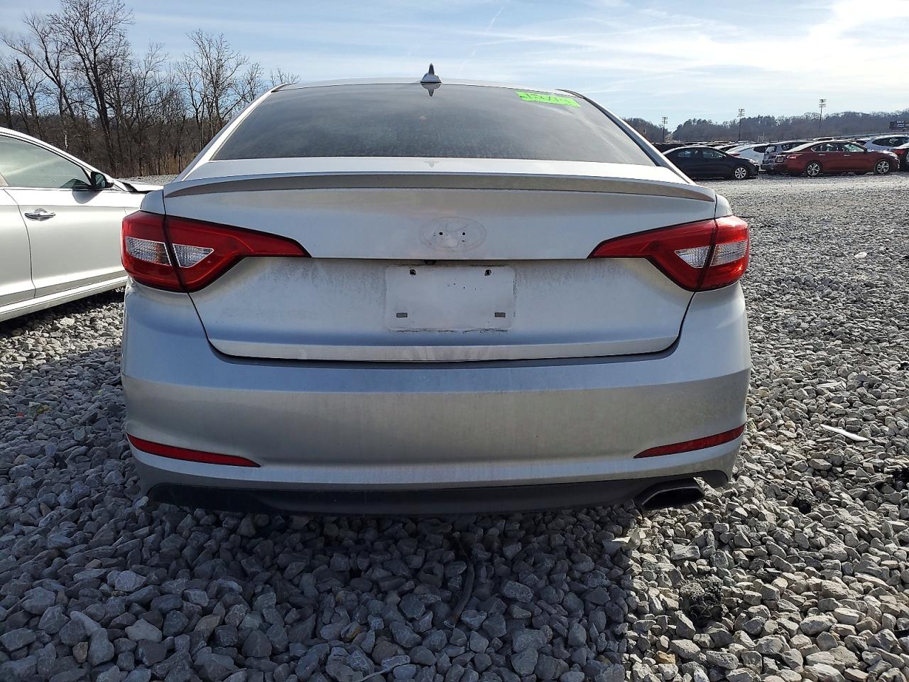 2015 HYUNDAI SONATA SE photo 6