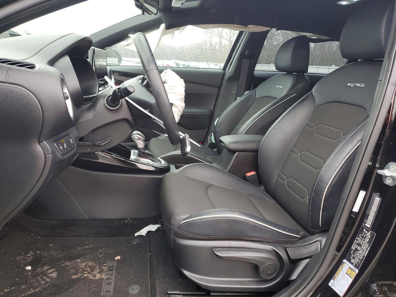 2023 KIA FORTE GT LINE photo 7