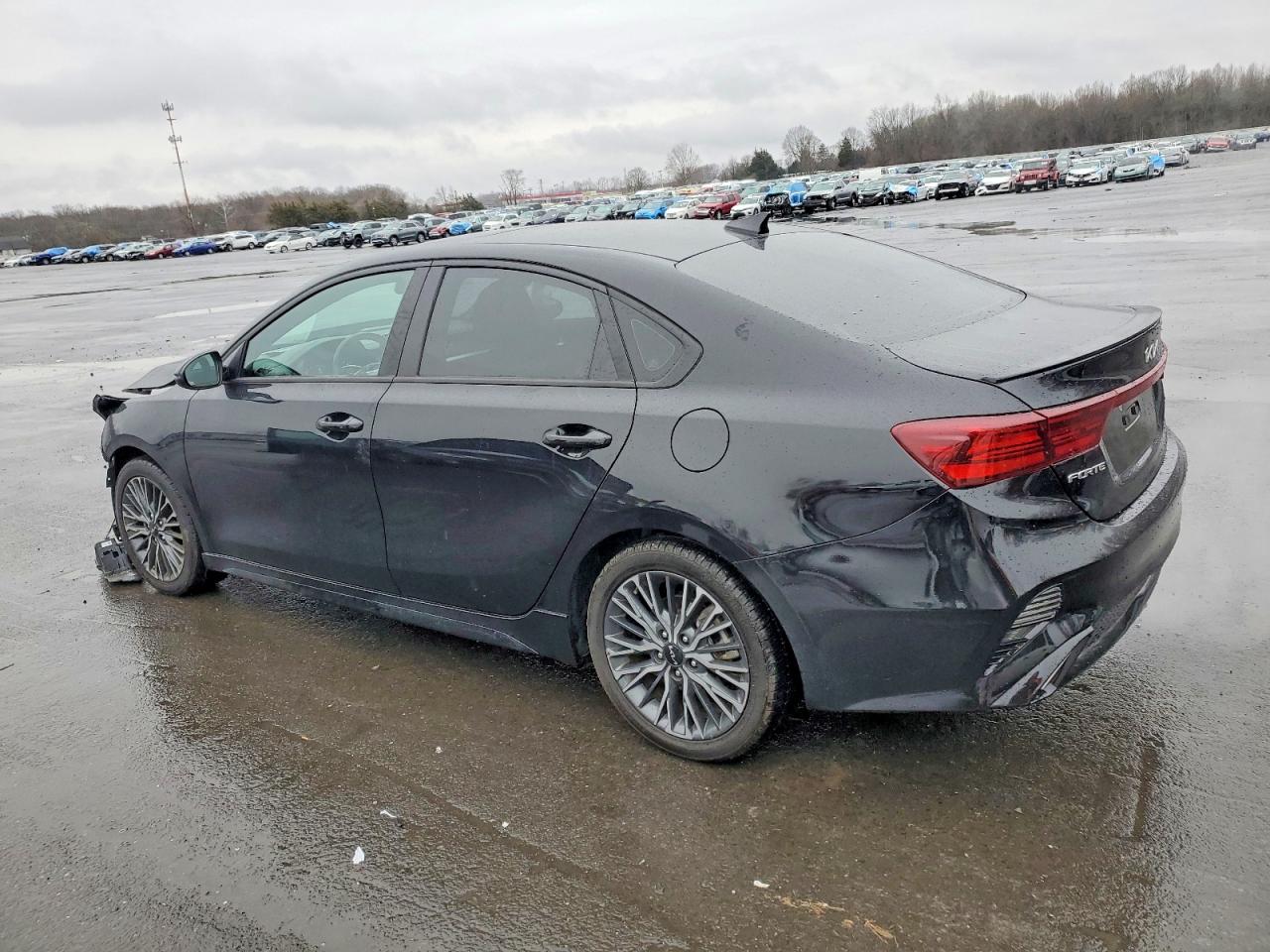 2023 KIA FORTE GT LINE photo 2