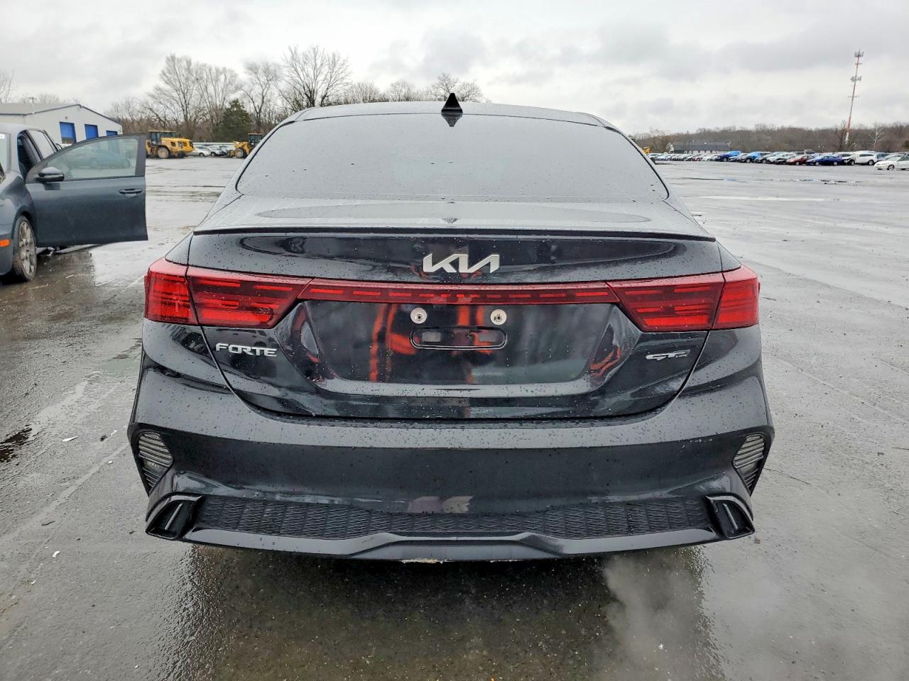 2023 KIA FORTE GT LINE photo 6