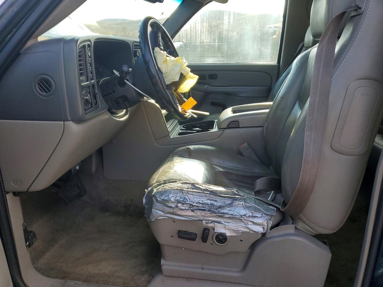 2005 GMC YUKON XL K1500 photo 7