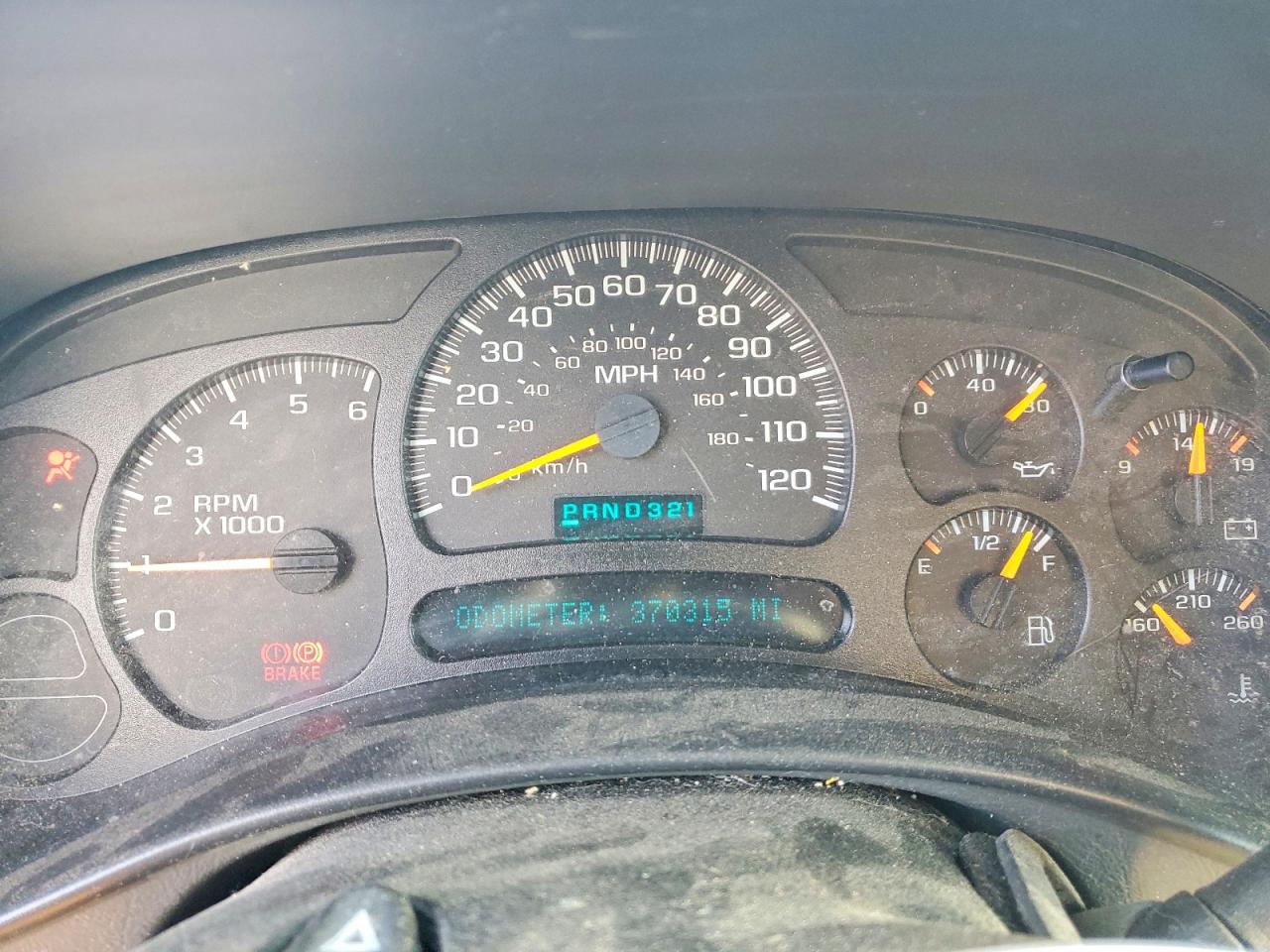 2005 GMC YUKON XL K1500 photo 9